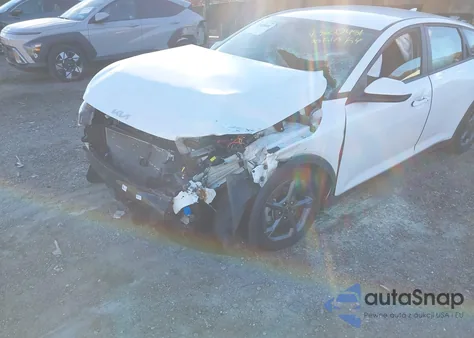 2025 Kia K4 Lxs z USA, uszkodzony, nr VIN 3KPFT4DE0SE066296